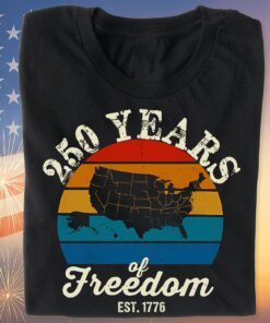 250 Years Of Freedom Retro Map Shirt | Happy 250th Birthday USA | Patriotic 4th Of July Tee | America 250th Anniversary | Independence Day Shirt