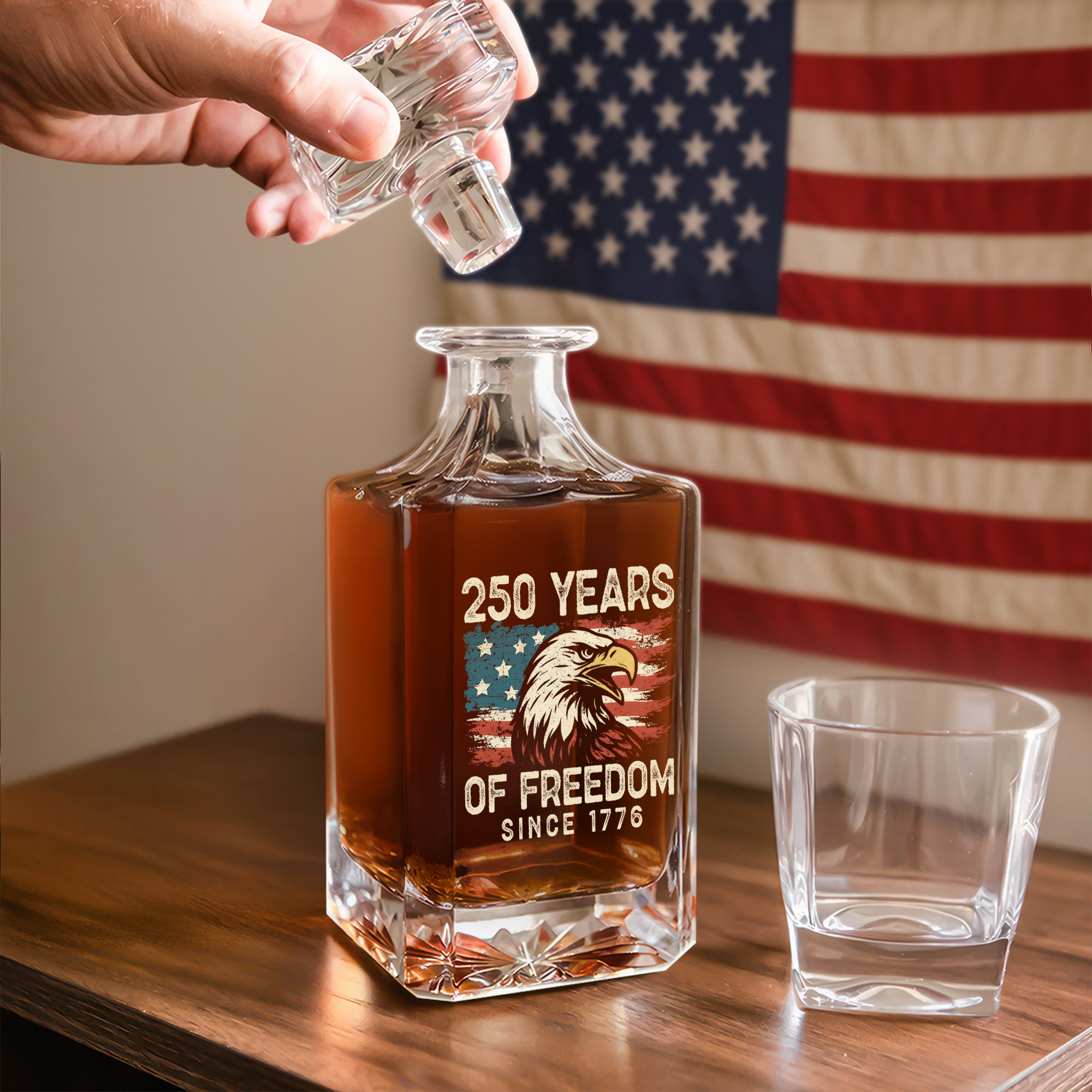 250 Years Of Freedom Since 1776 USA Bald Eagle America Flag Decanter HA75 897374 - Image 3