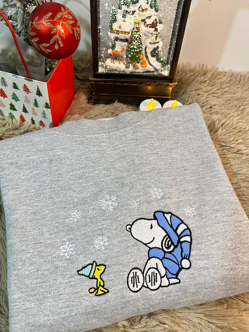 Snoopy Snow Christmas Embroidered unisex sweatshirt/jumper gift present - Image 4