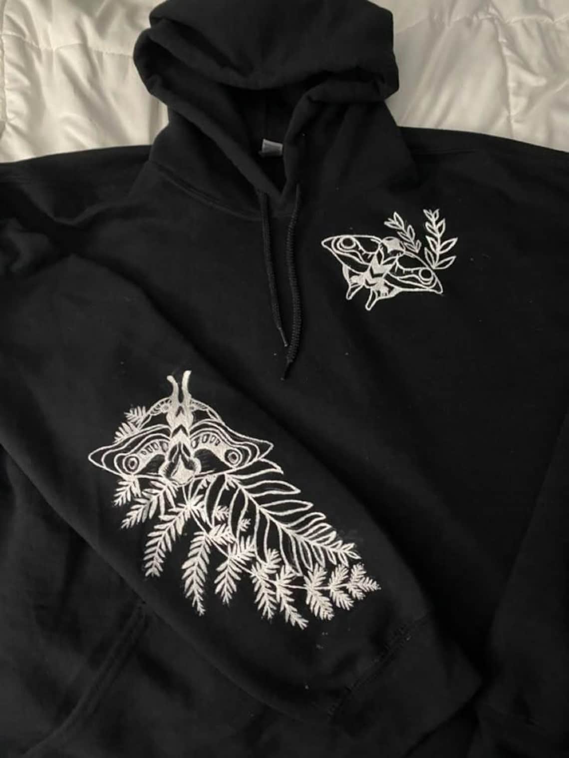 The Last of Us Ellie's Tattoo Embroidery Sweatshirt, TLOU Look For The Light Embroidered Shirt, Ellie Williams, Pedro Pascal, Joel Miller