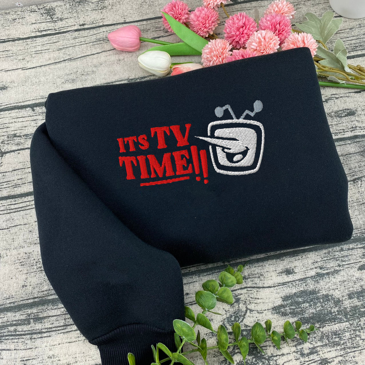 Tenna Deltarune Chapter3 'ITS TV TIME!' Embroidered Sweatshirt - Image 2