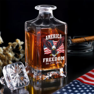 Alternative view of America 250 Years of Freedom Patriotic Eagle Flag Decanter HA75 897340