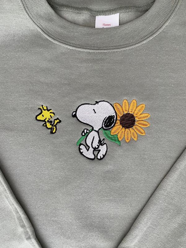 Snoopy Flower Embroidered Sweatshirt