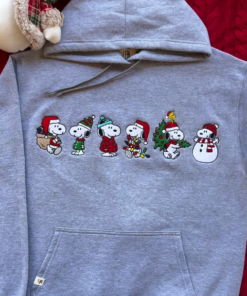 Embroidered Snoopy Sweatshirt, Peanuts Embroidery Crewneck, Embroidered Vintage Snoopy PulloveR, Cute Cozy Dog Sweater Gift