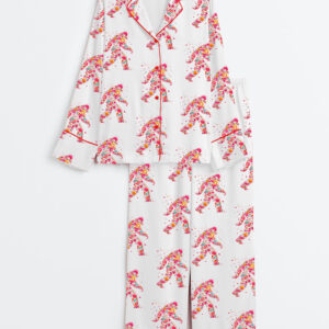 Women's Big Foot Cute Floral Big Foot Adventure Nature Lover Print Long Sleeve Satin Pajama Set