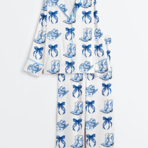 Women's Blue Chinoiserie Cowgirl Blue Toile Bow & Boots Blue And White Western Long Sleeve Satin Pajama Set
