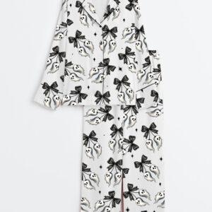 Womenâ€™s Halloween Spooky Black Lace Bow With Floating Ghosts And Stars Long Sleeve Satin Pajama Set