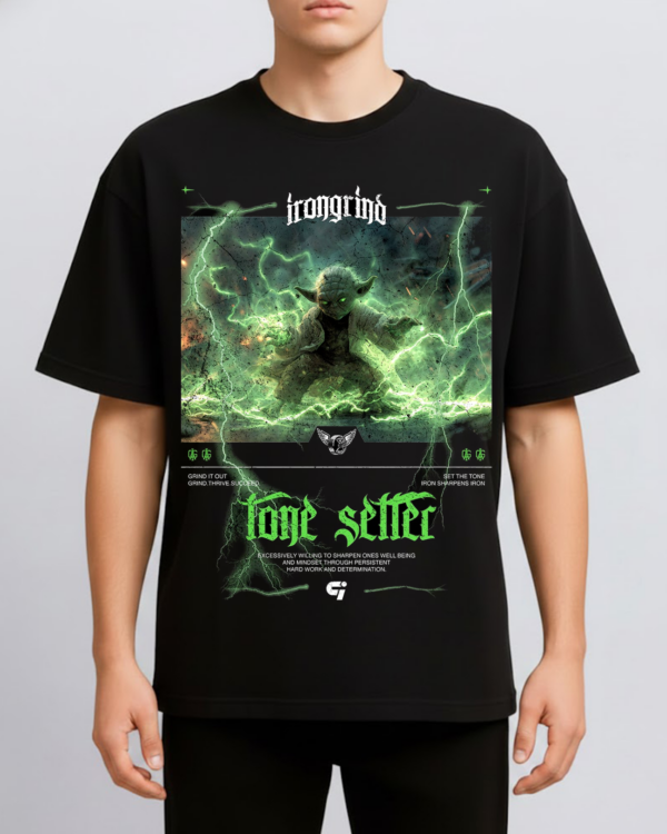 Alternative view of 'Star-Wars: Y o d a' Front T-Shirt