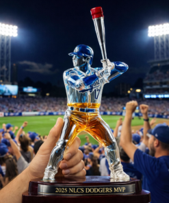 Alternative view of The “Two-Way Champion” Figurine Whiskey Bottles