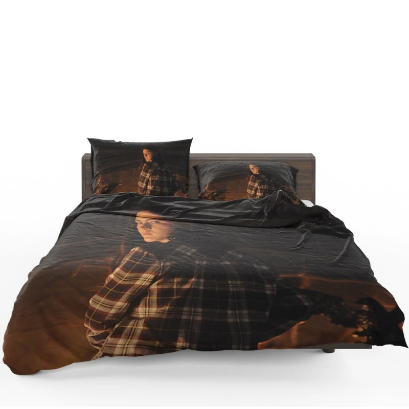 Cell Movie Actress Isabelle Fuhrman Bedding Set - Custom Bedding Set