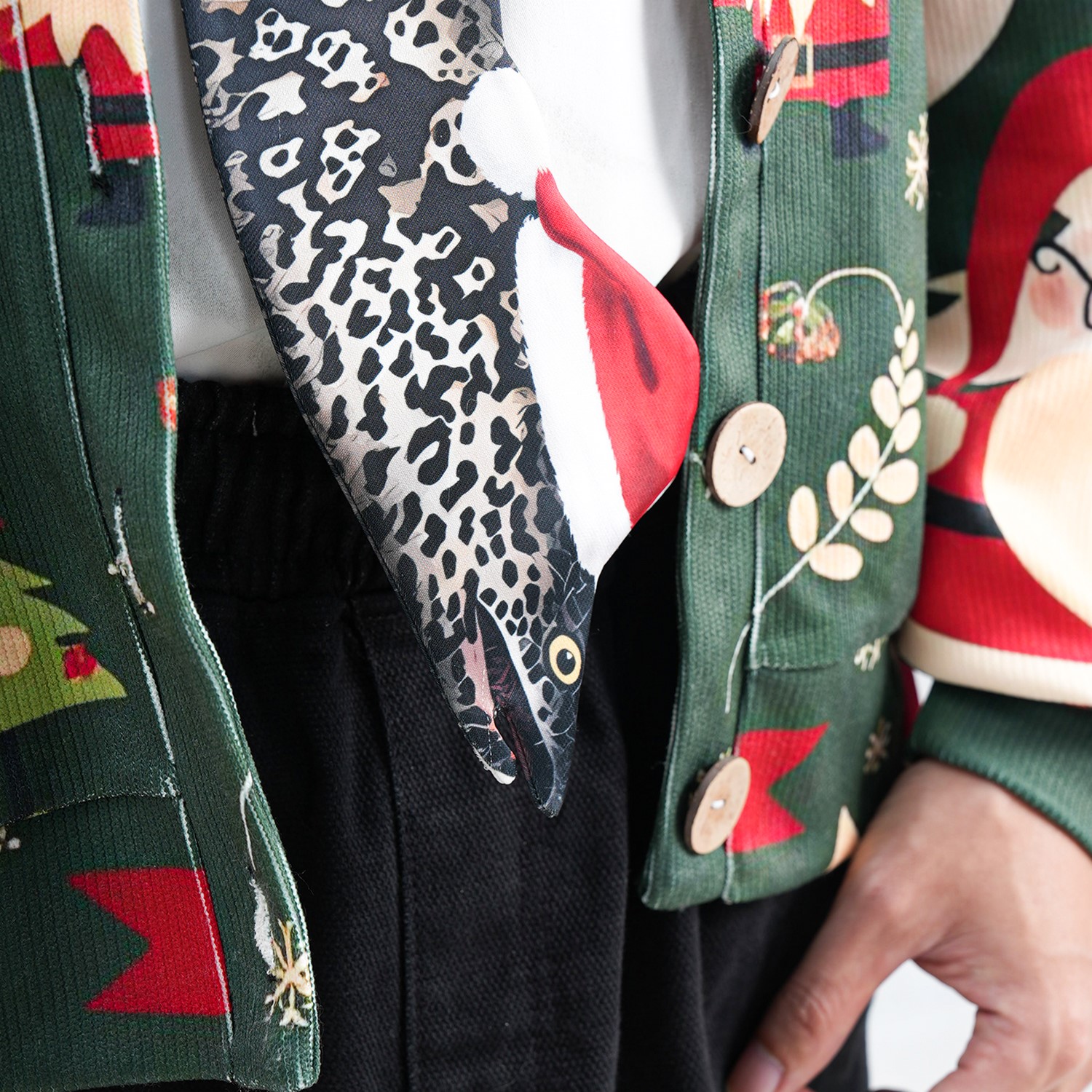 Christmas Novelty Spotted Eel Tie - Animals Shape Necktie - Funny Holiday Gift for Men - Image 5