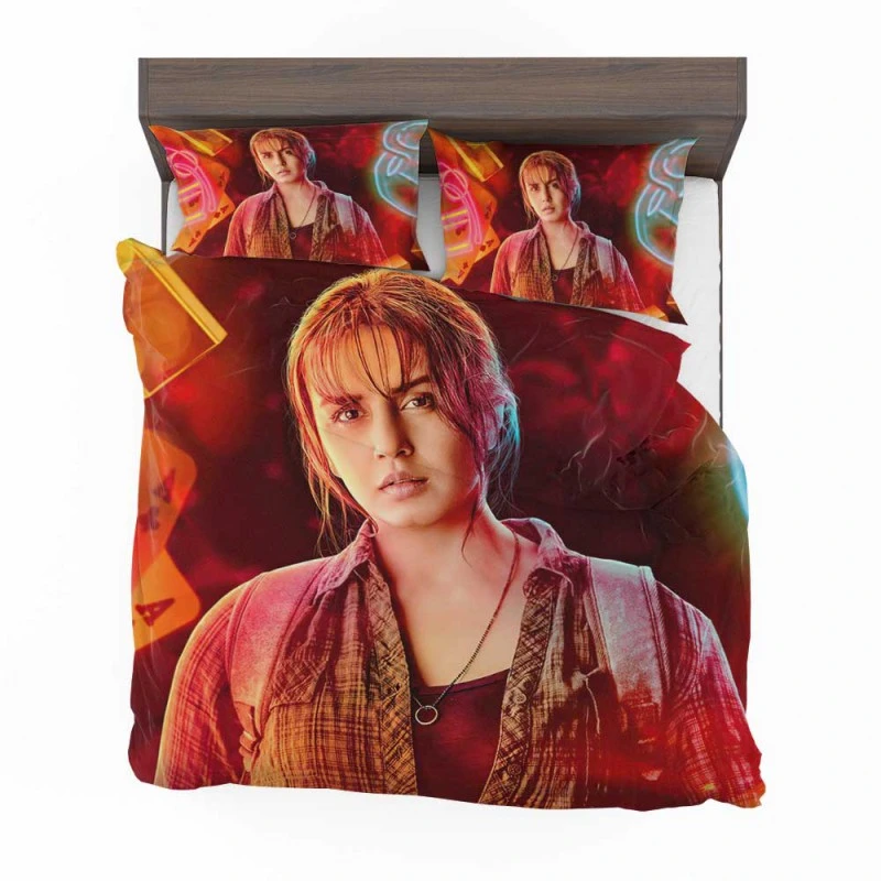 Alternative view of Huma Qureshi As Geeta In Army Of The Dead Movie Bedding Set - Custom Bedding Set