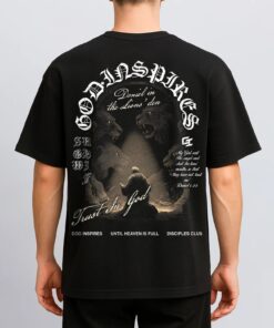 Alternative view of 'Daniel in the Lions’ Den' T-Shirt