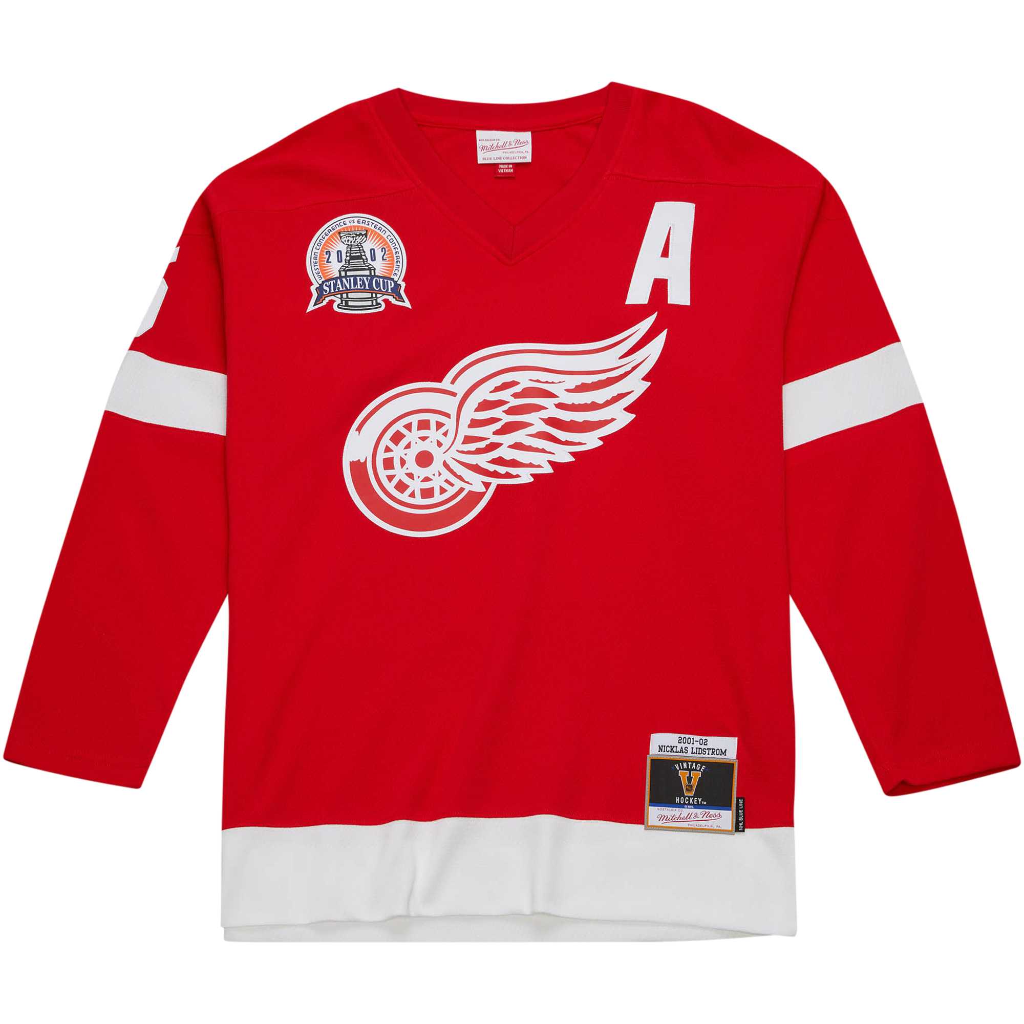 Alternative view of Men's Detroit Red Wings Nicklas Lidstrom Mitchell & Ness Red Alternate Captain Patch 2001/02 Blue Line Player Hockey Jersey - JS151 