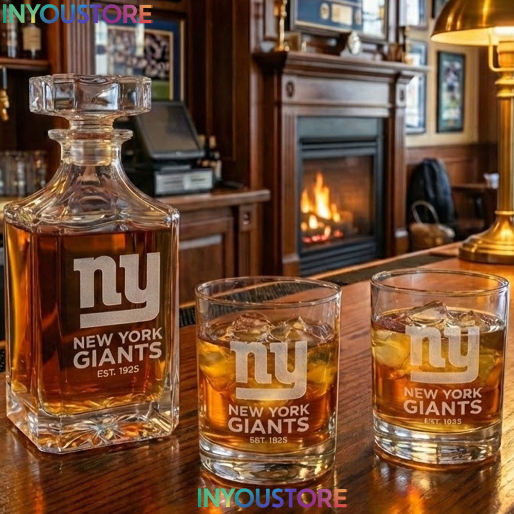 New York Giants Custom Decanter Set with 2 Whiskey Glasses Etched Glassware Kit Est. 1925 NFL Fan Gift - Image 3