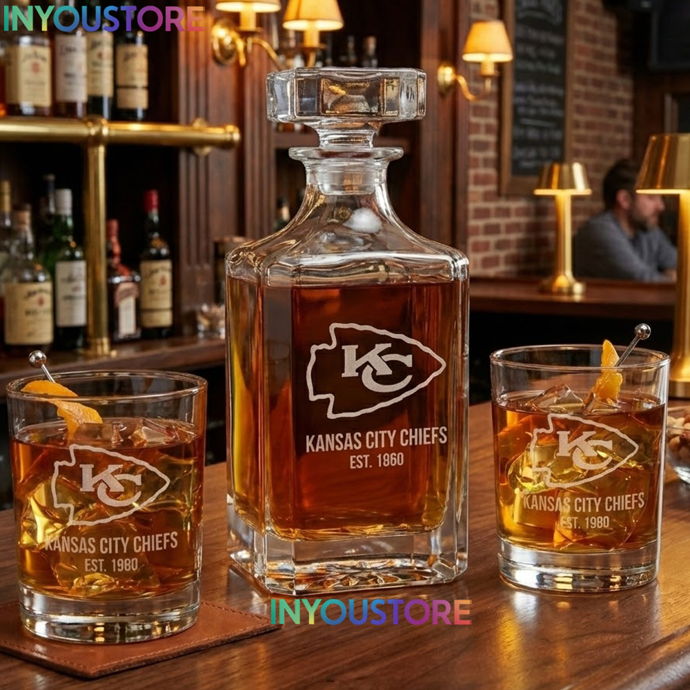 Personalized Kansas City Chiefs Custom Decanter Set Premium NFL Glassware Kit for Men Birthday Gift - Image 4